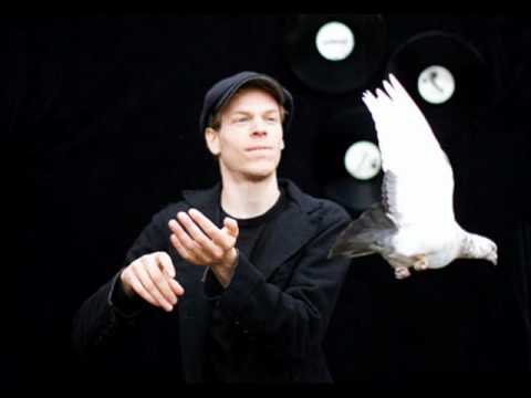 Dunkelbunt – The Chocolate Butterfly (Solo Moderna Remix)