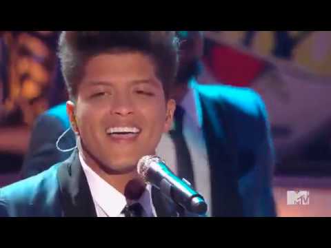 Bruno Mars – Valerie (Tribute to Amy Winehouse)